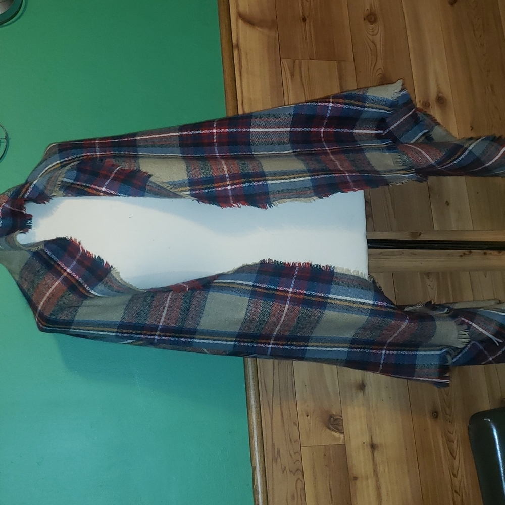 Look Wrap Scraf - Picture 5 of 6